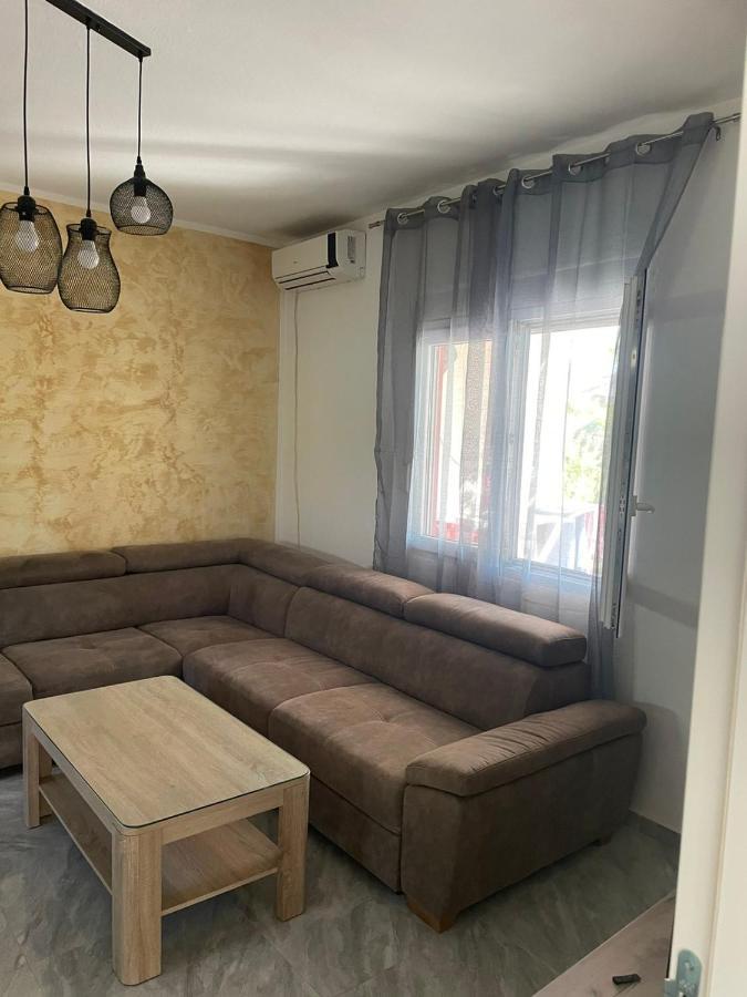 Villa Nilic Bar Extérieur photo