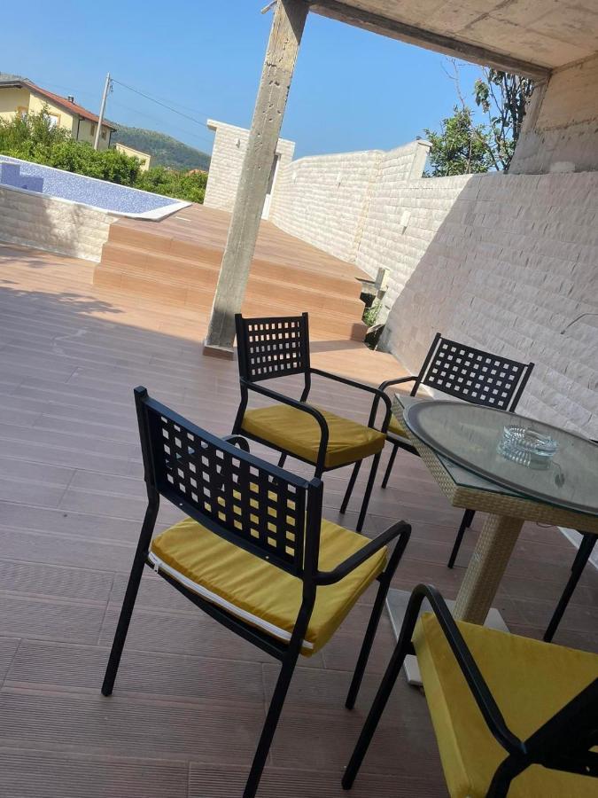 Villa Nilic Bar Extérieur photo