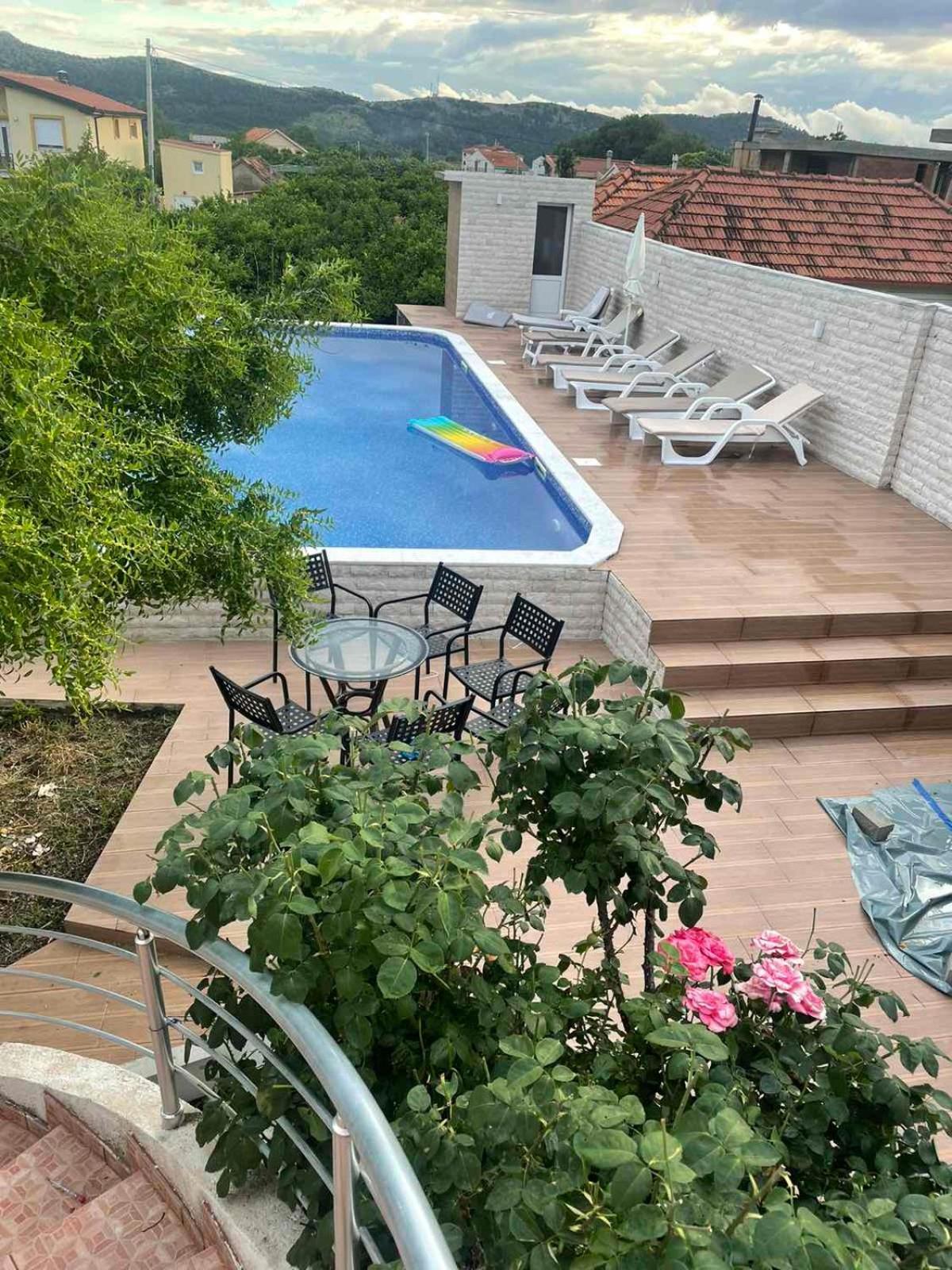 Villa Nilic Bar Extérieur photo
